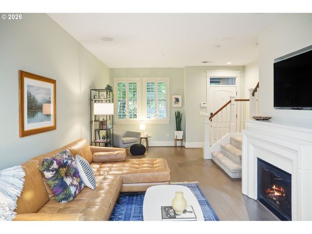 669 Sw TRILLIUM CREEK Ter, Portland, OR 97225