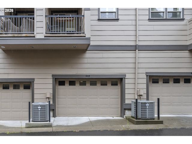 669 Sw TRILLIUM CREEK Ter, Portland, OR 97225