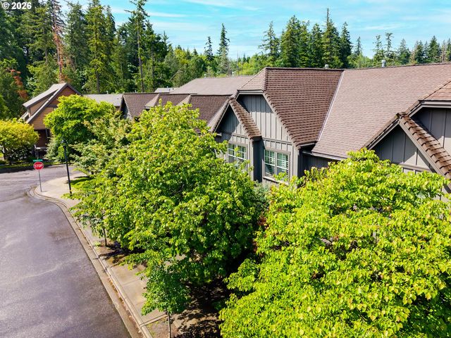 669 Sw TRILLIUM CREEK Ter, Portland, OR 97225