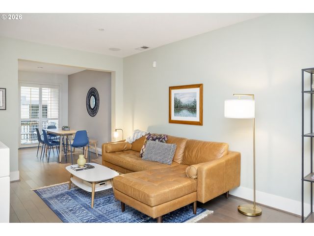669 Sw TRILLIUM CREEK Ter, Portland, OR 97225