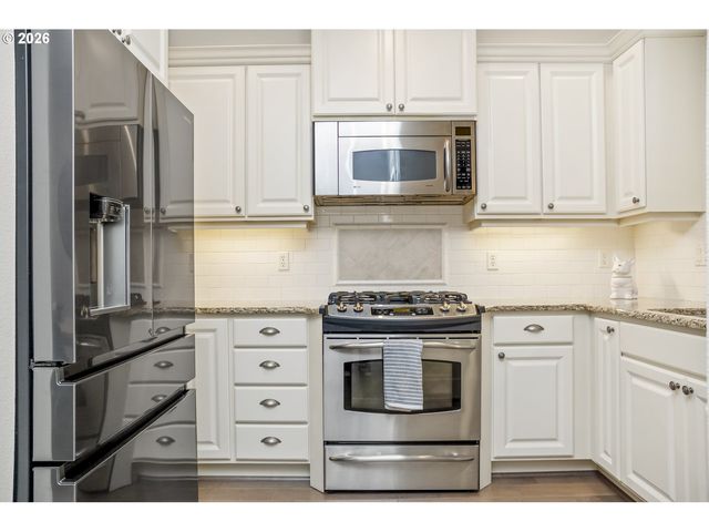 669 Sw TRILLIUM CREEK Ter, Portland, OR 97225