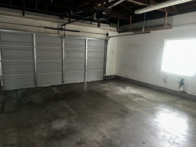 1948 W Benjamin Holt Dr, Stockton, CA 95207