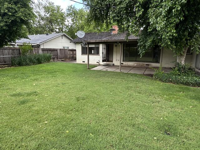 1948 W Benjamin Holt Dr, Stockton, CA 95207