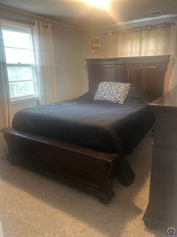 321 SE Baldwin RD, Topeka, KS 66607