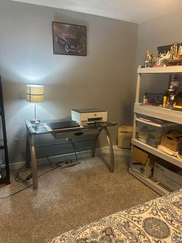 321 SE Baldwin RD, Topeka, KS 66607