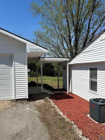 321 SE Baldwin RD, Topeka, KS 66607