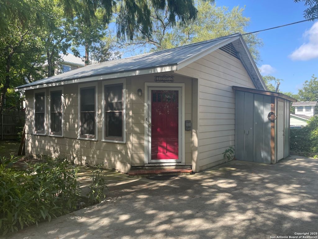 302 funston .5, San Antonio, TX 78209