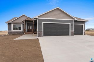 519 Shirley St Street, Harrisburg, SD 57032