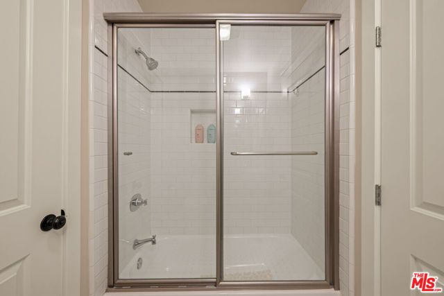 944 S Hudson Avenue, Los Angeles, CA 90019