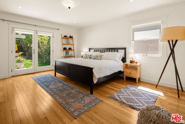 944 S Hudson Avenue, Los Angeles, CA 90019