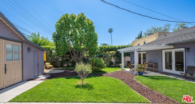 944 S Hudson Avenue, Los Angeles, CA 90019