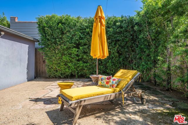 944 S Hudson Avenue, Los Angeles, CA 90019