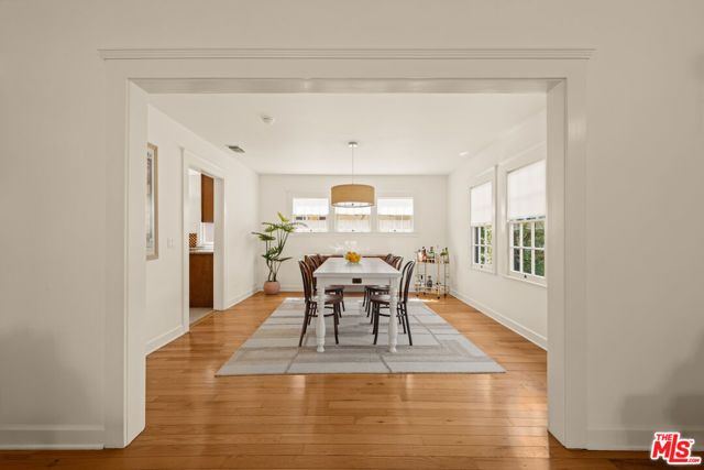 944 S Hudson Avenue, Los Angeles, CA 90019