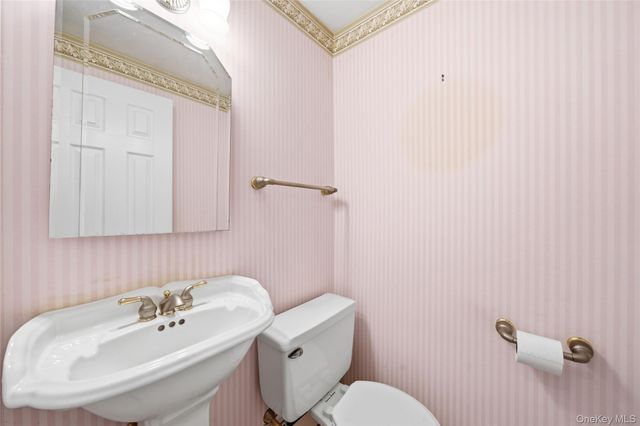 16 Pantzer Street, Smithtown, NY 11787