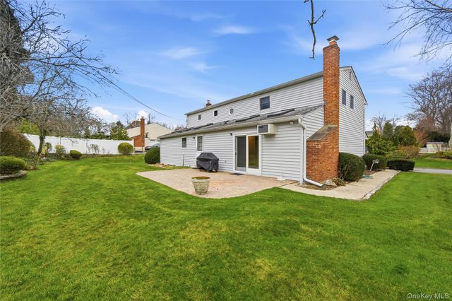 16 Pantzer Street, Smithtown, NY 11787