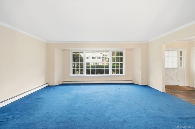 16 Pantzer Street, Smithtown, NY 11787