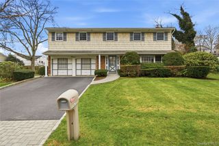 16 Pantzer Street, Smithtown, NY 11787