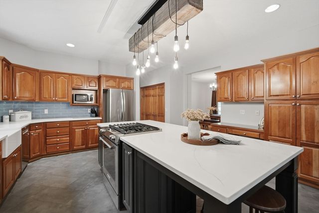 331 Hadley St., South Hadley, MA 01075