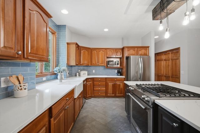 331 Hadley St., South Hadley, MA 01075