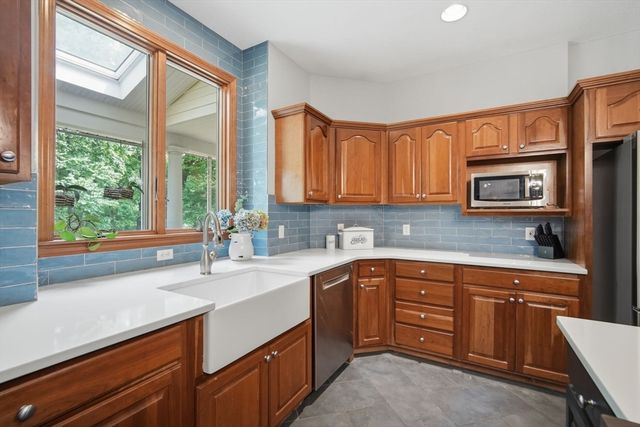 331 Hadley St., South Hadley, MA 01075