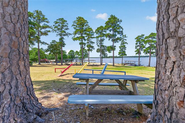 180 Holly Trail, Trinity, TX 75862