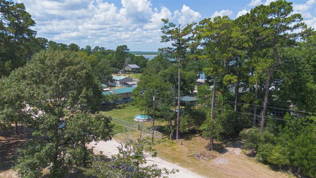 180 Holly Trail, Trinity, TX 75862