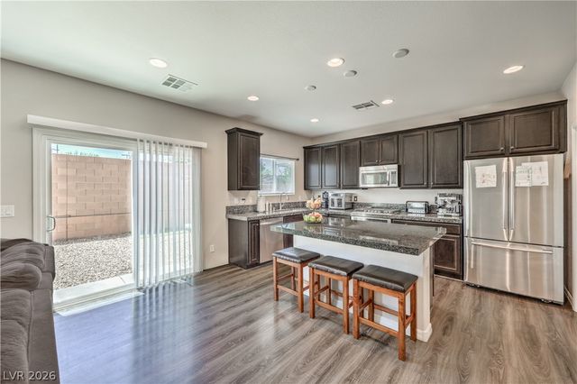 8025 Ancient Oaks Avenue, Las Vegas, NV 89113