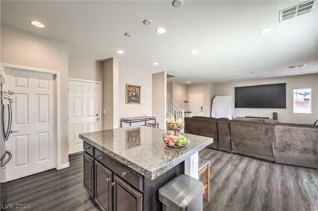 8025 Ancient Oaks Avenue, Las Vegas, NV 89113