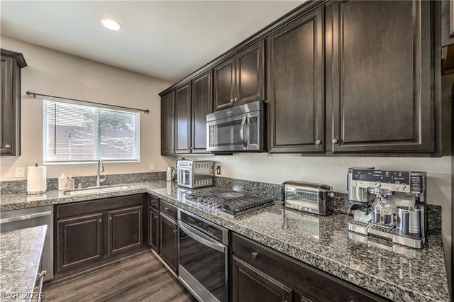 8025 Ancient Oaks Avenue, Las Vegas, NV 89113