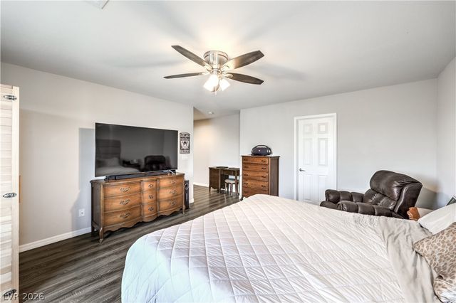 8025 Ancient Oaks Avenue, Las Vegas, NV 89113