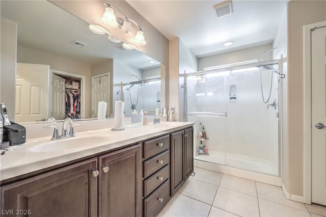 8025 Ancient Oaks Avenue, Las Vegas, NV 89113