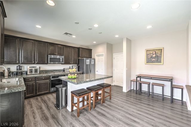 8025 Ancient Oaks Avenue, Las Vegas, NV 89113