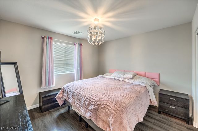 8025 Ancient Oaks Avenue, Las Vegas, NV 89113