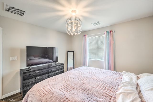 8025 Ancient Oaks Avenue, Las Vegas, NV 89113
