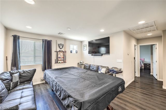 8025 Ancient Oaks Avenue, Las Vegas, NV 89113