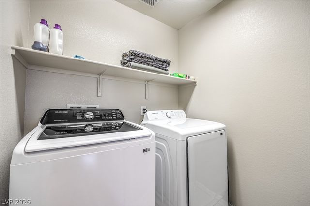 8025 Ancient Oaks Avenue, Las Vegas, NV 89113
