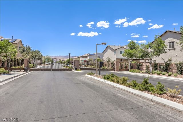 8025 Ancient Oaks Avenue, Las Vegas, NV 89113