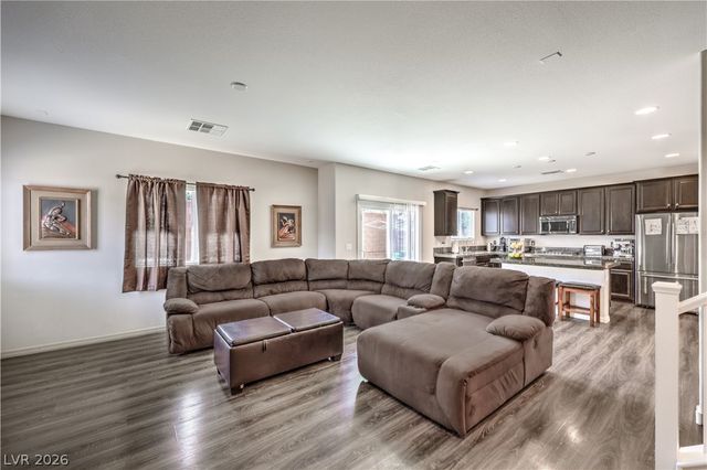 8025 Ancient Oaks Avenue, Las Vegas, NV 89113