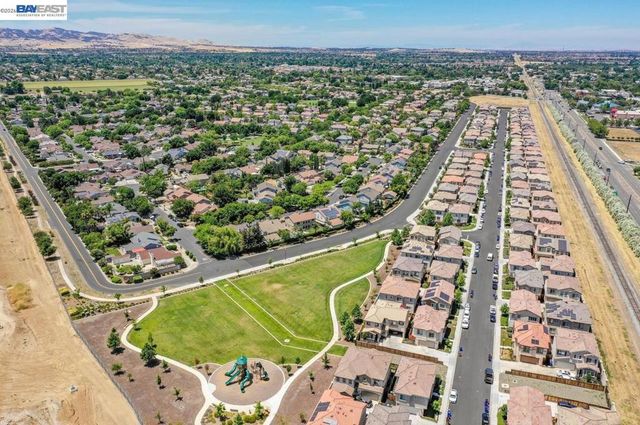 4785 Mills Dr, Brentwood, CA 94513