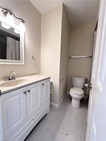 509 Bowling Green CT, Chesapeake, VA 23320