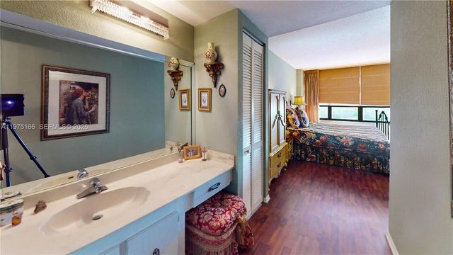 600 Three Islands Blvd 607, Hallandale Beach, FL 33009