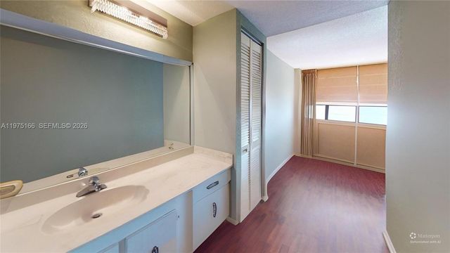 600 Three Islands Blvd 607, Hallandale Beach, FL 33009