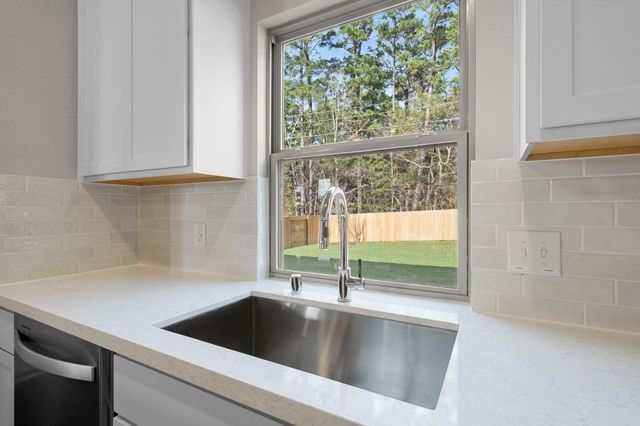 12175 Ridge Top Drive, Conroe, TX 77304