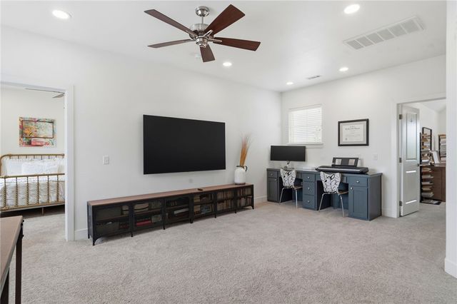 5957 Doris Hunt Court, Springdale, AR 72762