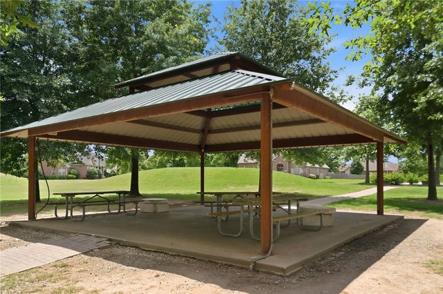 5957 Doris Hunt Court, Springdale, AR 72762