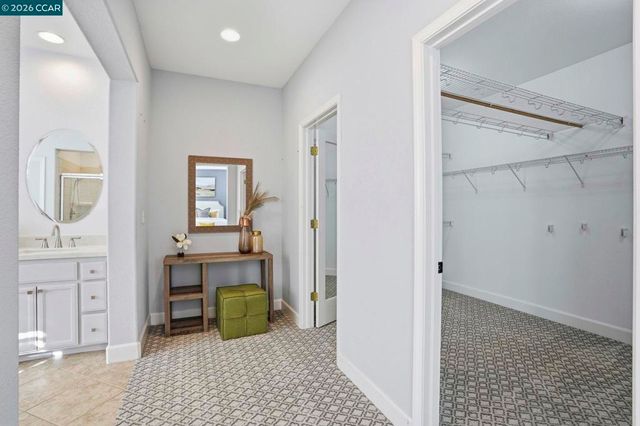 5244 S Montecito Dr, Concord, CA 94521