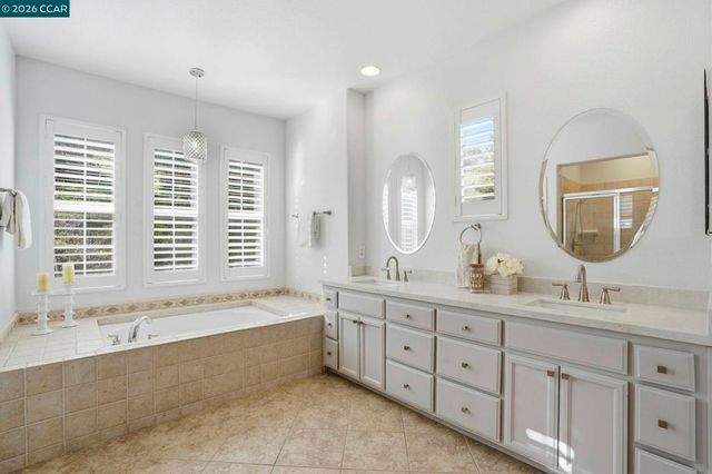 5244 S Montecito Dr, Concord, CA 94521