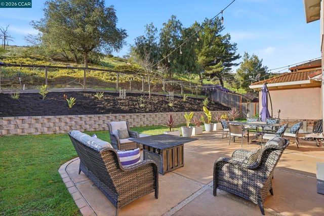 5244 S Montecito Dr, Concord, CA 94521