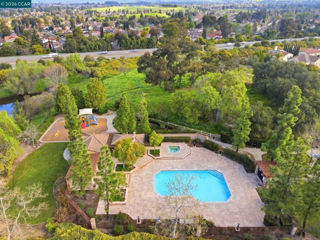 5244 S Montecito Dr, Concord, CA 94521