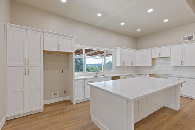 1374 Orange Hill Ln, Penryn, CA 95663